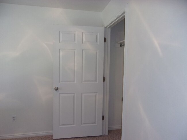 Building Photo - Family Apartment