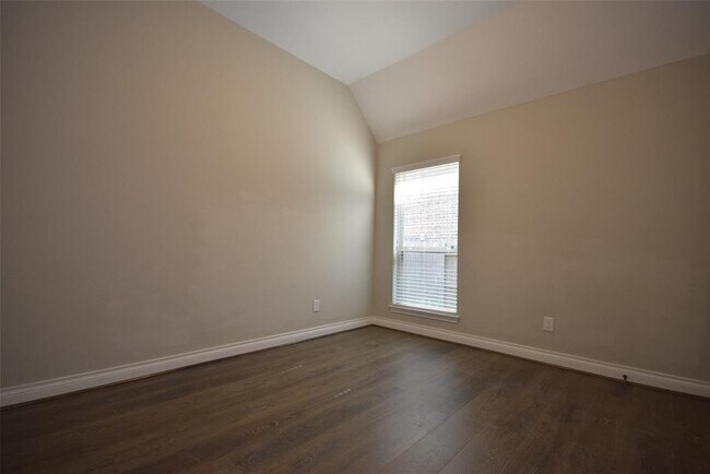 Building Photo - 3218 Shadow View Ln