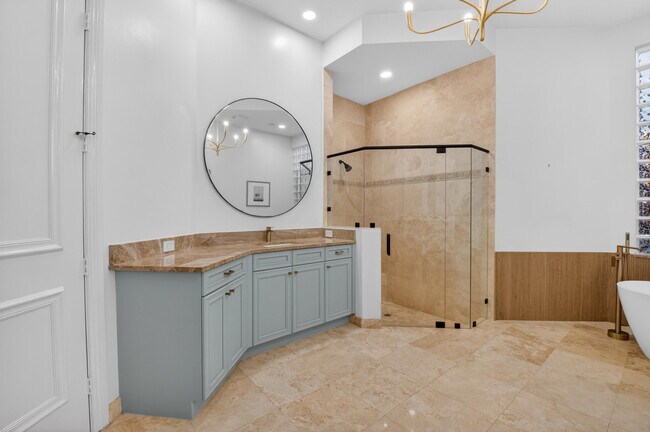 Building Photo - 17921 Villa Club Way
