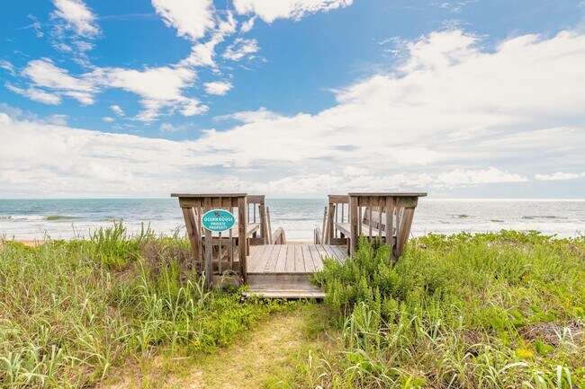 Primary Photo - 2222 Ocean Shore Blvd