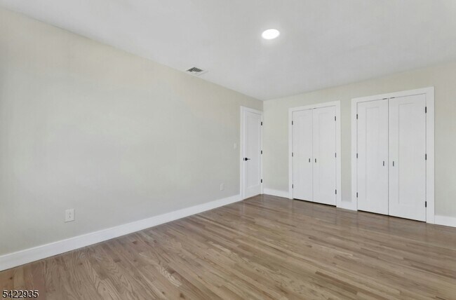 Building Photo - 535 Orchard Ave