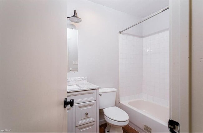 Building Photo - 1036 Linde Ave