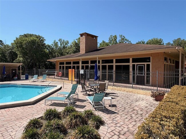 Building Photo - 1810 NW 23rd Blvd