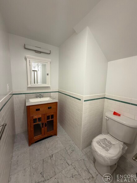 Building Photo - 195 Commonwealth Ave