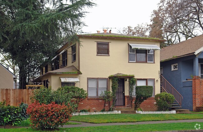 Building Photo - 2924 Franklin Blvd