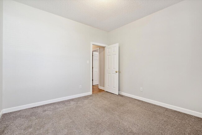 Building Photo - Upcoming Fairhope Listing!