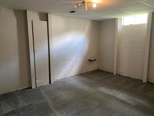 Building Photo - 822 Ronson Ave