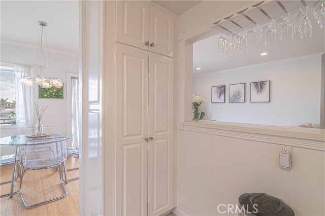 Building Photo - 1115 S Elm Dr