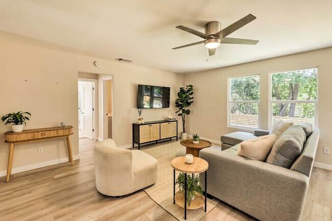 Building Photo - 6204 Wagon Bend