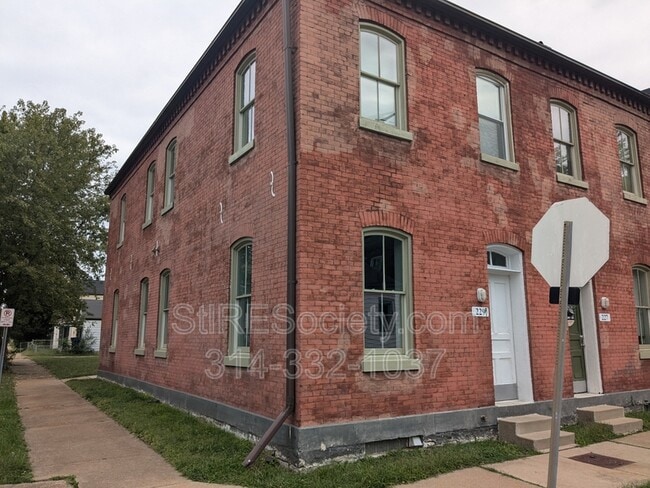 Building Photo - 229 Steins St