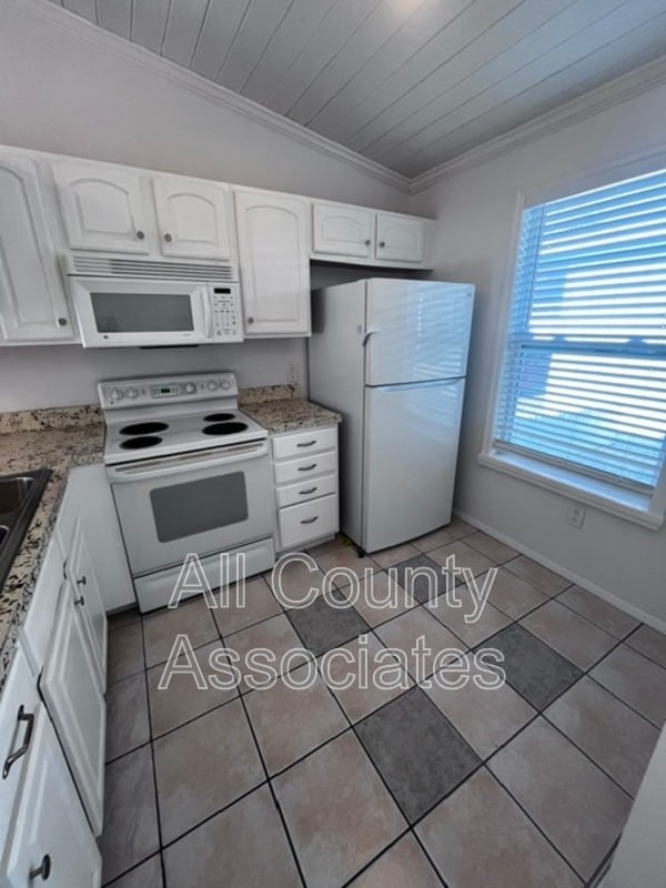 Building Photo - 6431 Drexel Dr