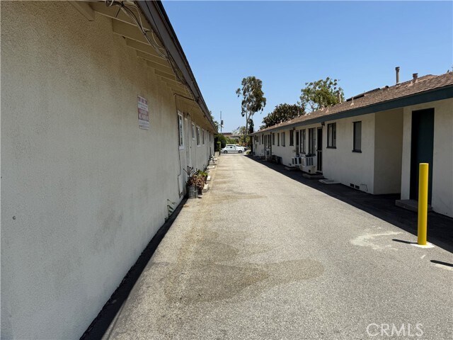 Building Photo - 503 S Baldwin Ave