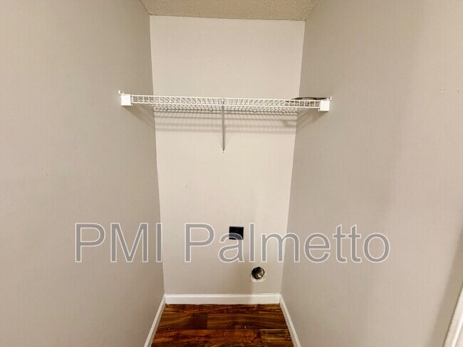 Building Photo - 5 Sterling Ridge Ct