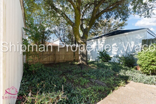 Building Photo - 1303 Chapel Creek Rd