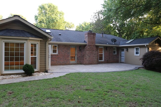 Building Photo - 3809 Allenhurst Dr