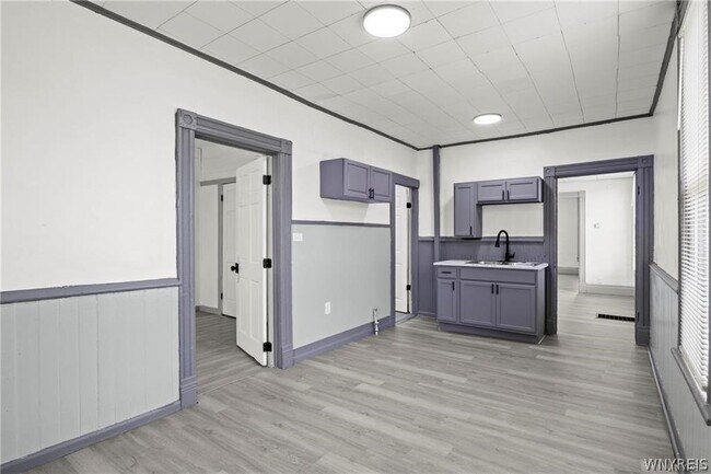 Building Photo - 385 Seventh St