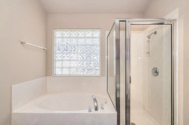 Building Photo - 106 Mertz Ln