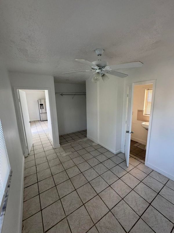 Building Photo - 920 N Haverhill Rd