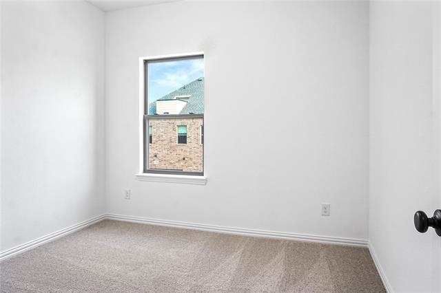 Building Photo - 631 Redwood Wy