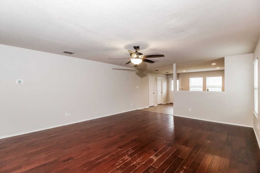 Building Photo - 1844 Thorntree Ln