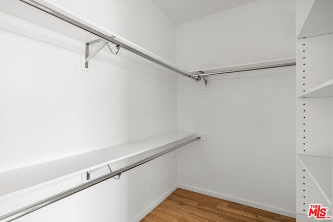 Building Photo - 1411 Roca Ln