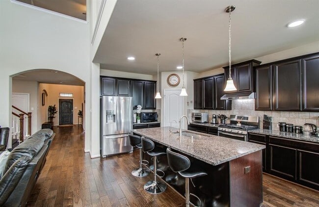 Building Photo - 7610 River Pass Dr