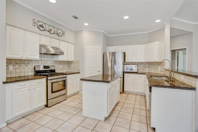 Building Photo - 35 Tranquil Glade Pl