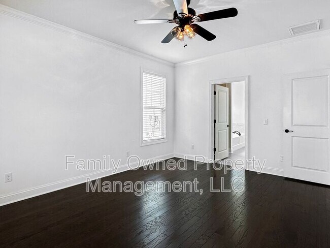 Building Photo - 128 Whaler Ave