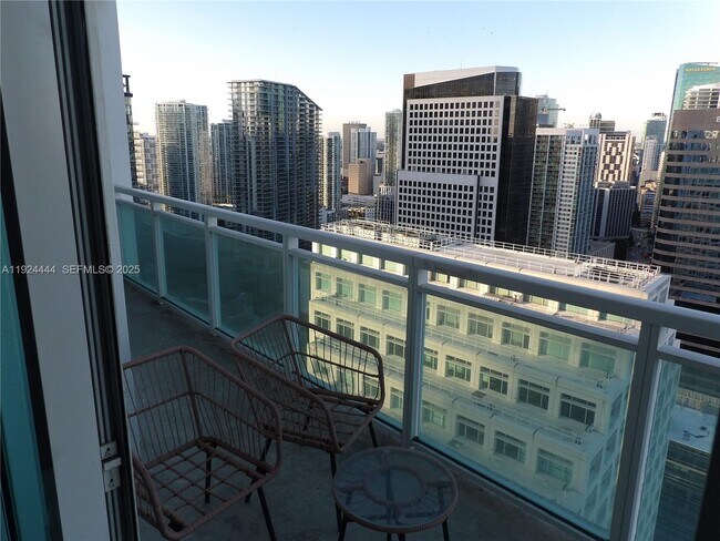 Building Photo - 950 Brickell Bay Dr