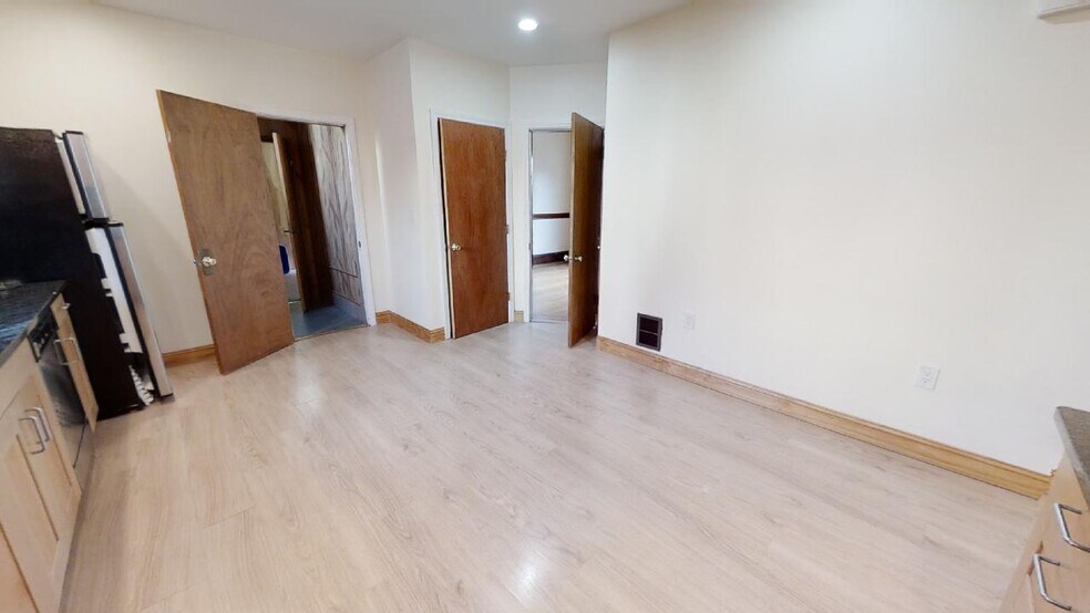 Building Photo - 97 Hawthorne St