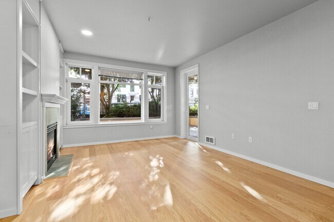 Building Photo - 1Bd/1Ba Kirkland Condo
