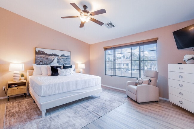 Building Photo - 1550 N Desert Willow St