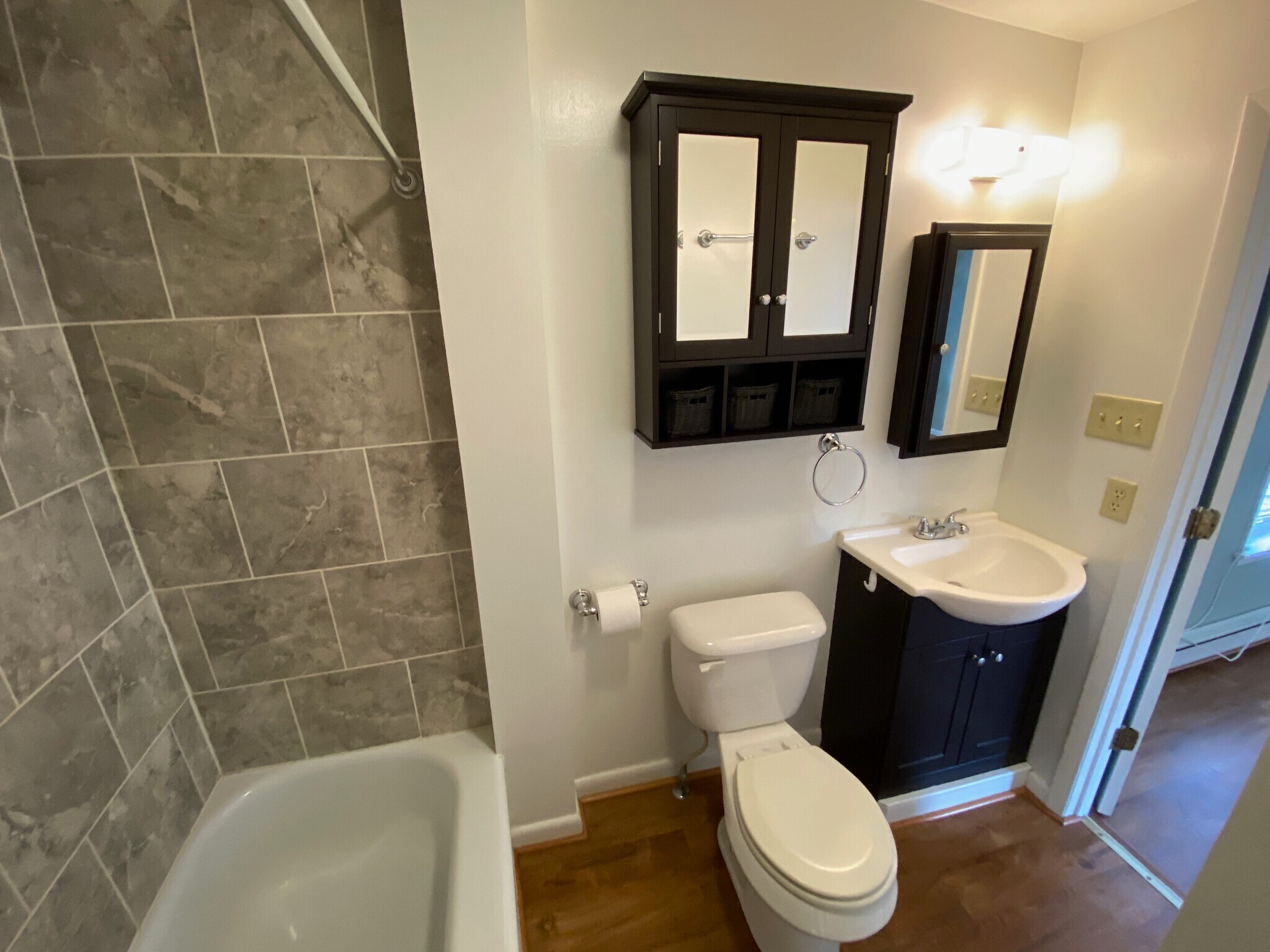 Upstairs Full Bath - 407 W High St