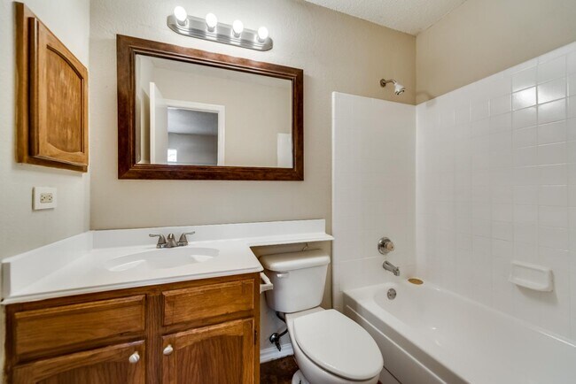 Building Photo - 1814 Sage Dr