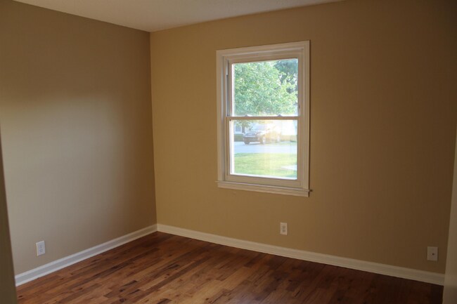Building Photo - 7212 Sheffield Square