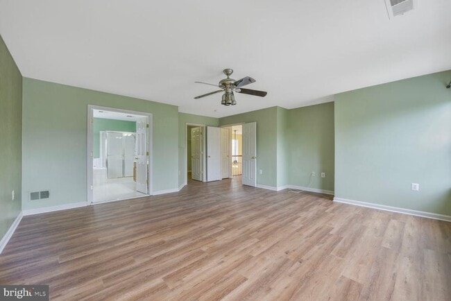 Building Photo - 730 Emerald Hill Dr NE