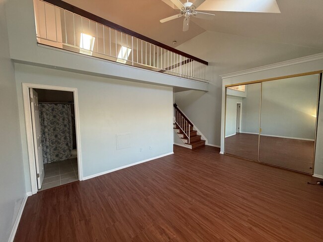 Building Photo - Stunning 4-bedroom, 3.5-bathroom + Loft to...