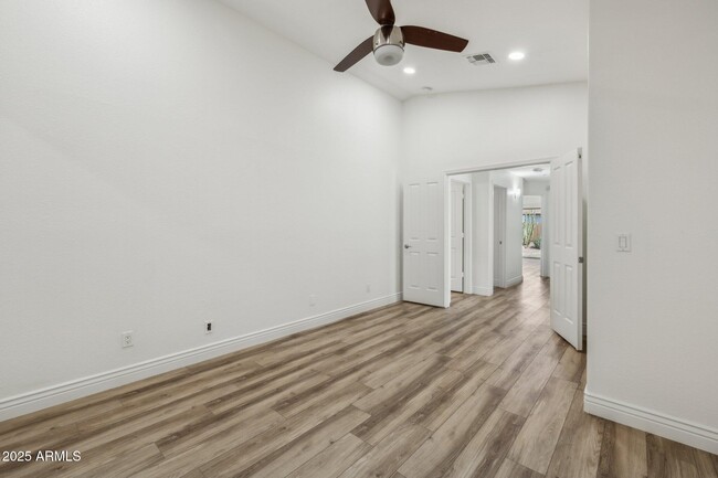 Building Photo - 3027 N 83rd Pl
