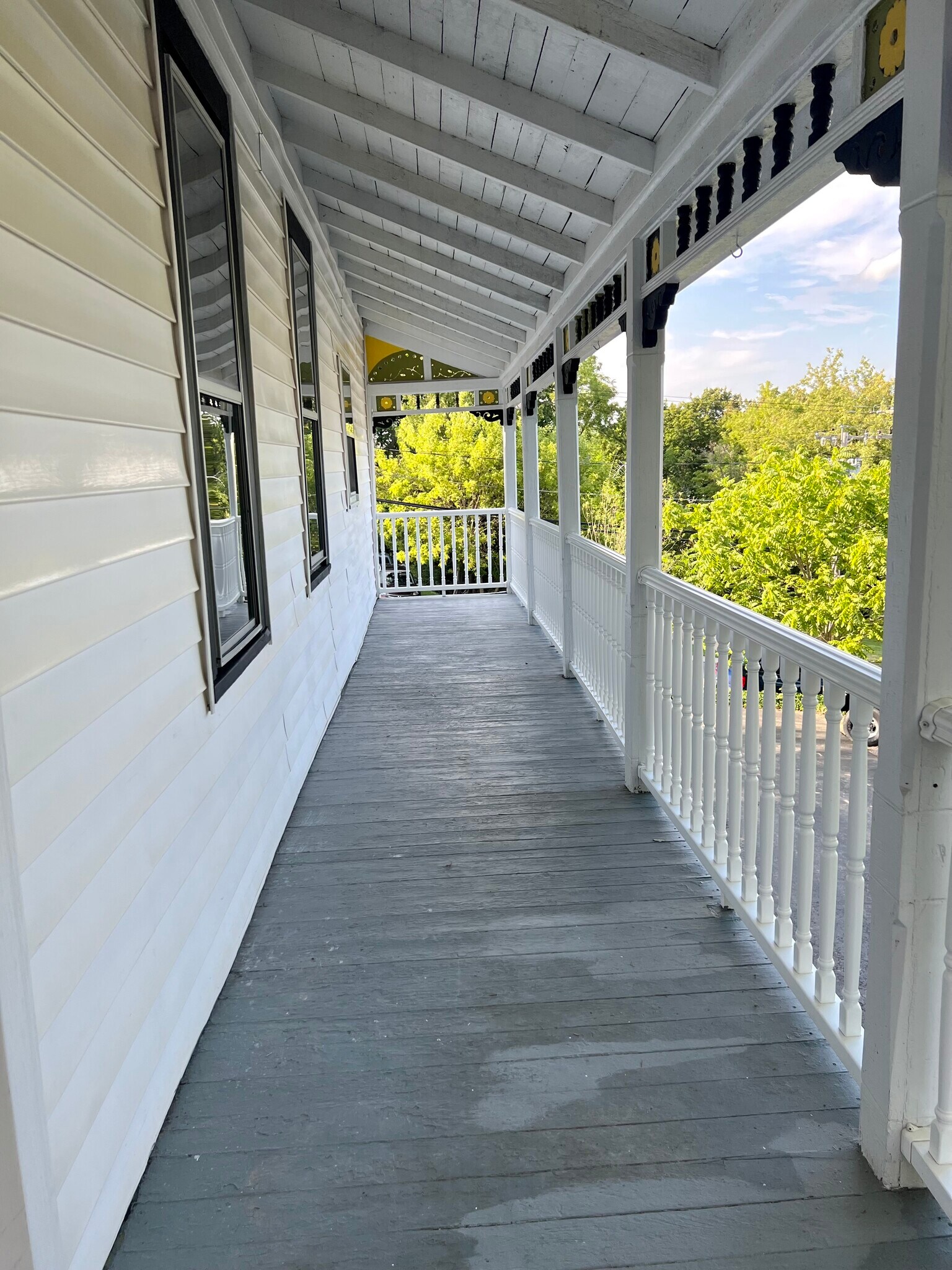 Building Photo - 27 W Main St