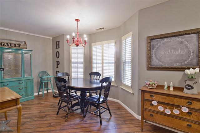 Building Photo - 2132 Sylvan Dr