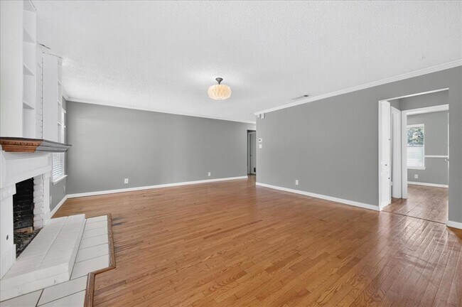 Building Photo - 10215 Missel Thrush Dr