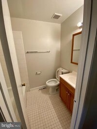 Building Photo - 2 Heritage Ct