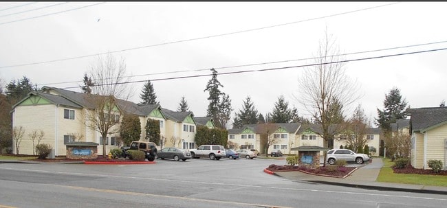 Building Photo - Lund Pointe Apartments
