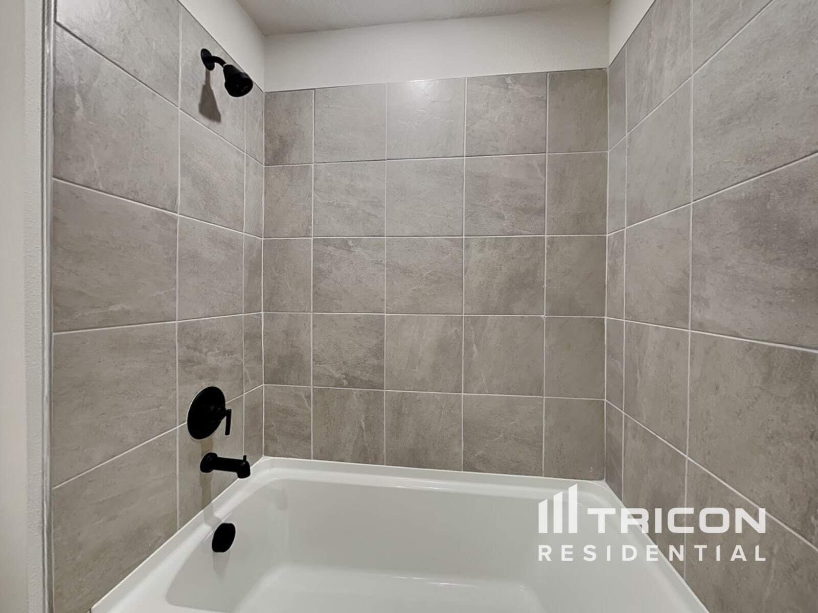 Building Photo - 895 Morgans Treasure Rd