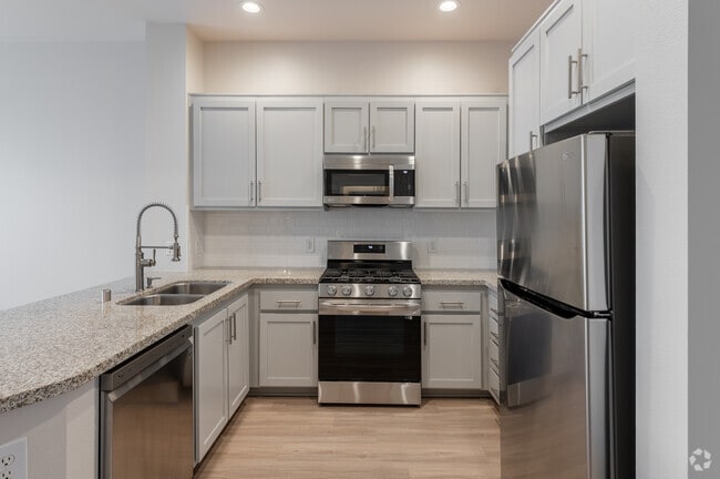 Tahoe - 1BR 1BA - 640 SF - Main Street Village