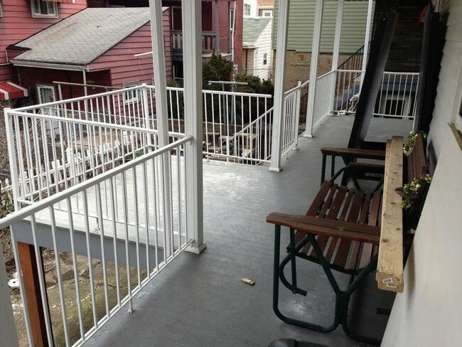 Building Photo - Newly Renovated - Southside Flats