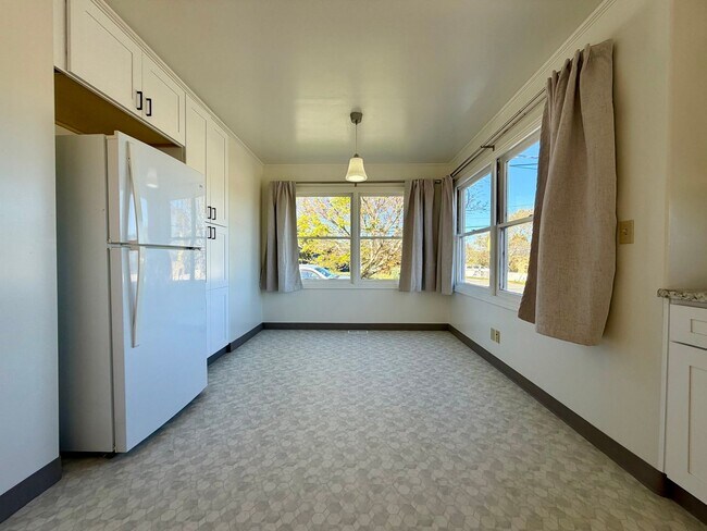 Building Photo - 3030 Park St