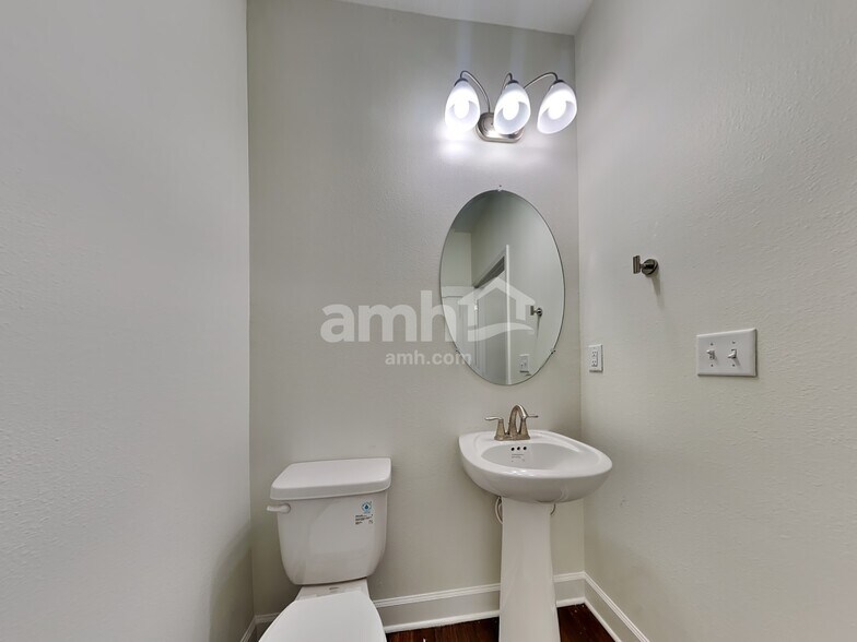 Building Photo - 969 Tan Tara Trl