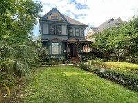 Building Photo - Victorian