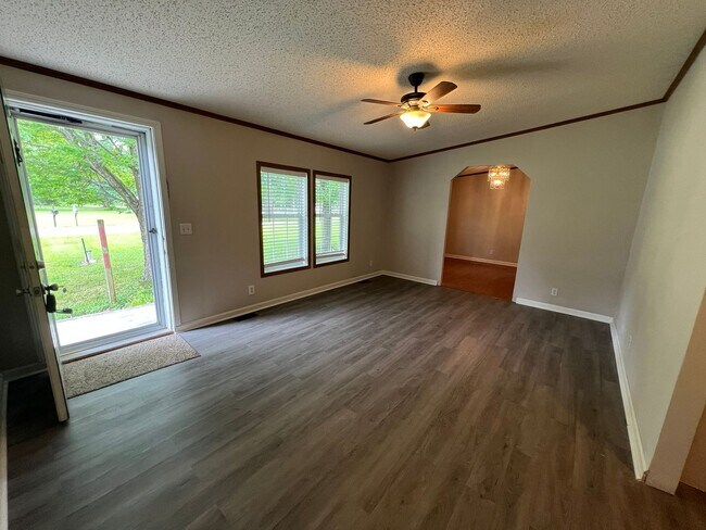 Building Photo - Cedar Lane
